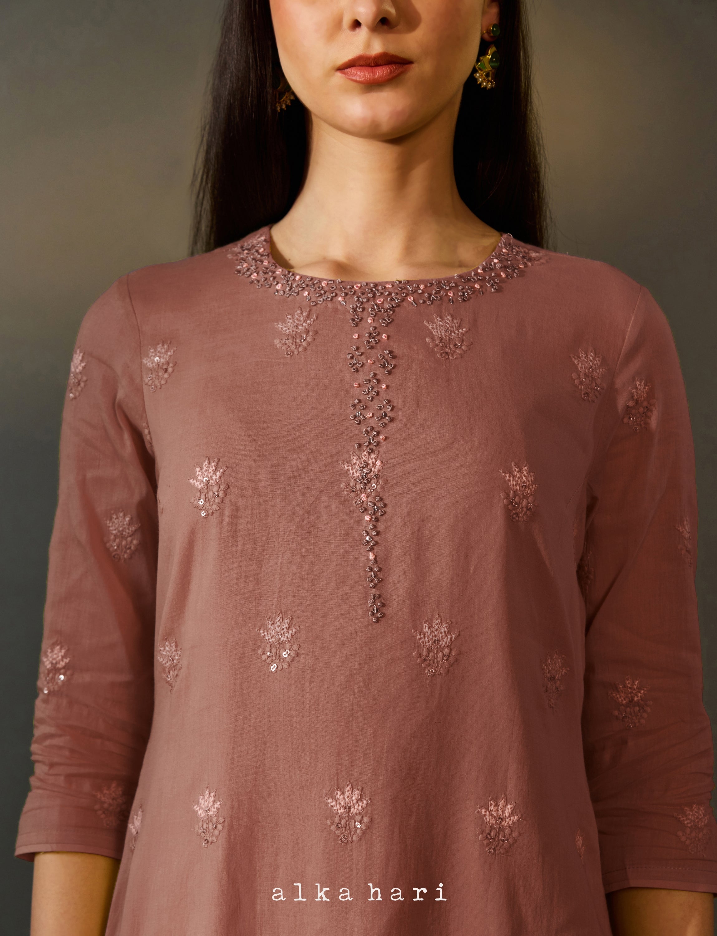 Yellow / Mauve Pink Close Neck Embroidered Kurta